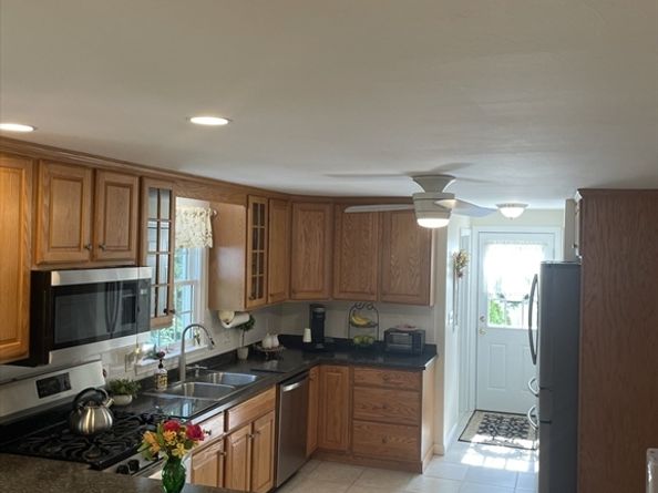 89 Holly Ridge Dr, Hanson MA 02341