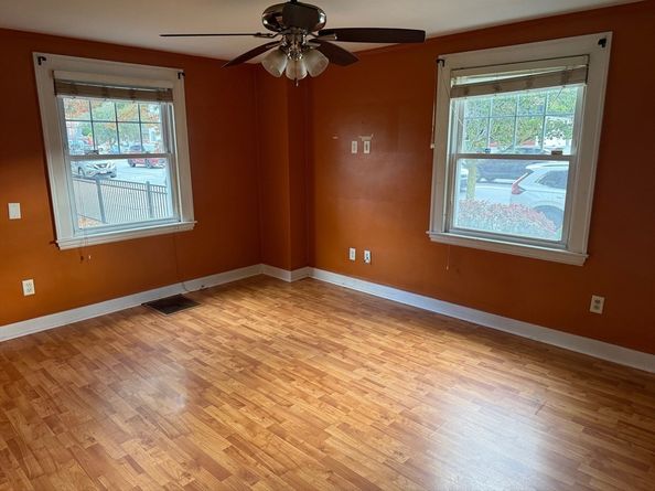 128 Boston St 4, Salem MA 01970