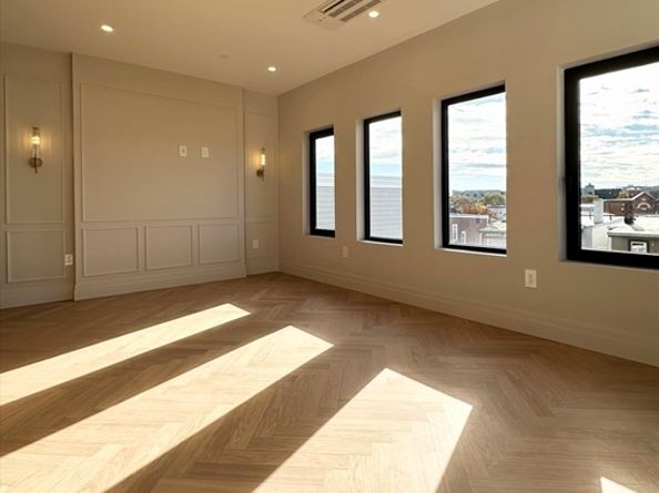 219 Saratoga Street PHS, Boston MA 02128