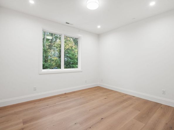 956 Walnut Street 6, Newton MA 02461