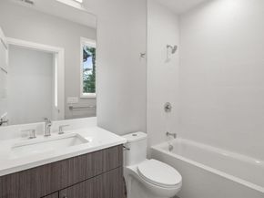 956 Walnut Street 6, Newton MA 02461