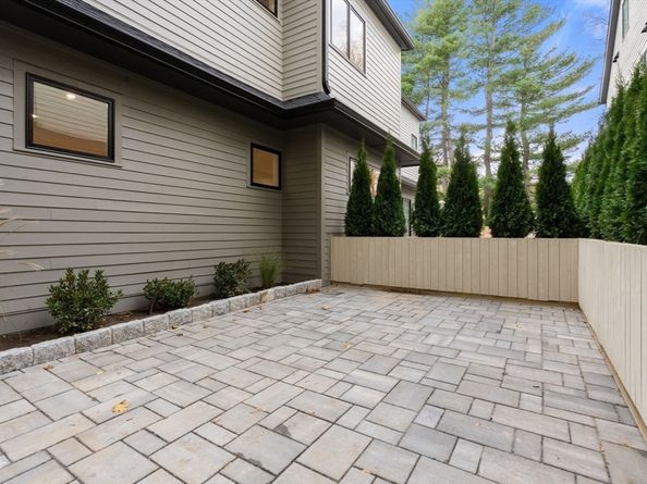 956 Walnut Street 6, Newton MA 02461