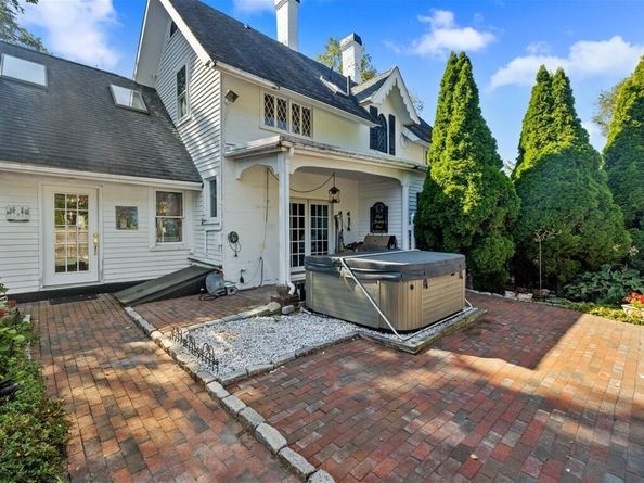 92 Old River Place, Dedham MA 02026