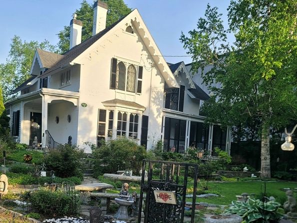 92 Old River Place, Dedham MA 02026