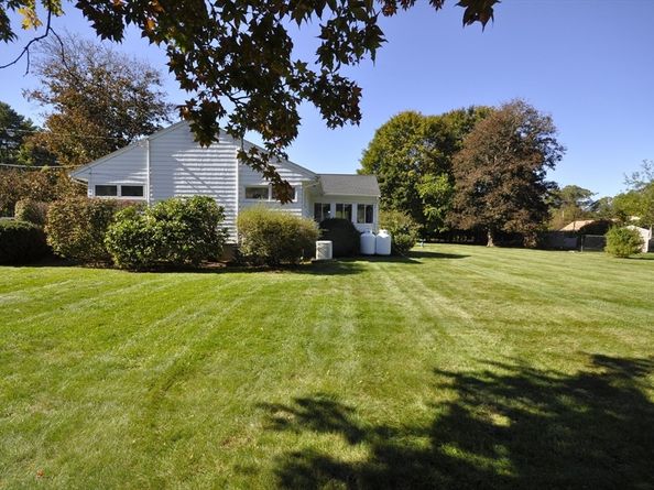 38 Leland St, East Bridgewater MA 02333
