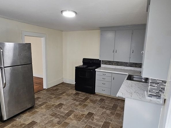 154 Pleasant St, Fitchburg MA 01420