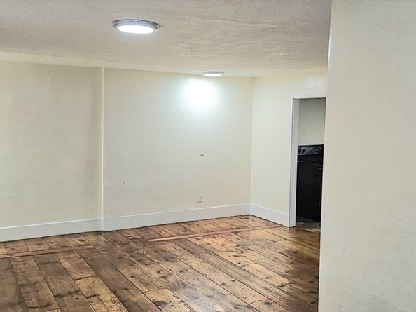 154 Pleasant St, Fitchburg MA 01420