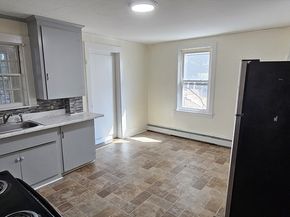 154 Pleasant St, Fitchburg MA 01420