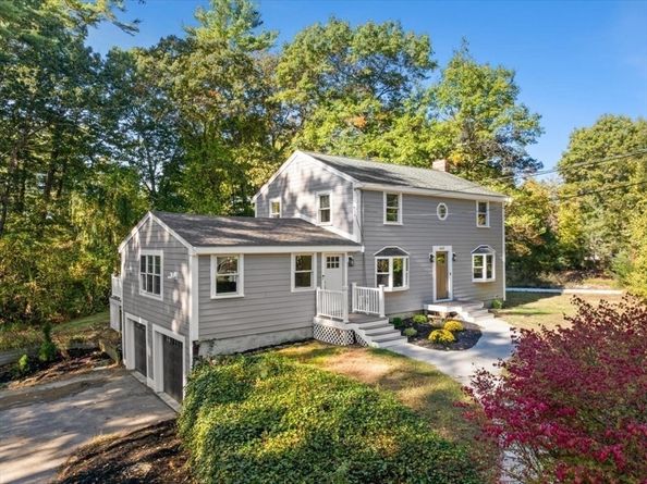 445 Plymouth St, Pembroke MA 02359