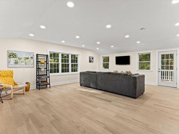 445 Plymouth St, Pembroke MA 02359