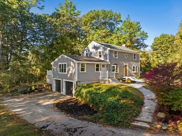 445 Plymouth St, Pembroke MA 02359
