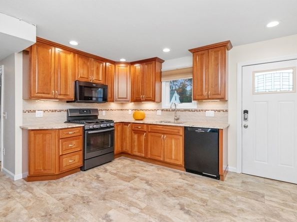 36 Porter Rd, Natick MA 01760