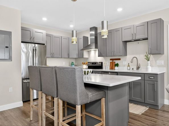 365 Newport Ave 301, Quincy MA 02170