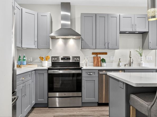 365 Newport Ave 301, Quincy MA 02170
