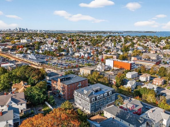 365 Newport Ave 301, Quincy MA 02170