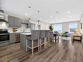 365 Newport Ave 301, Quincy MA 02170