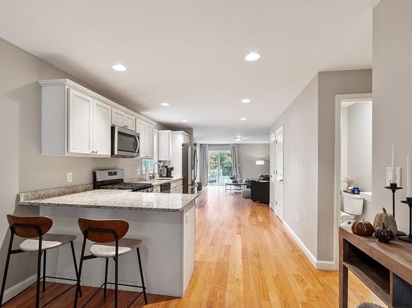 10 Line Rd A, Wakefield MA 01880