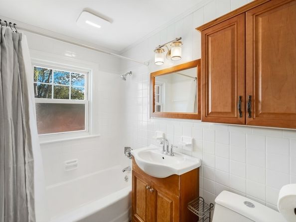 9 Field Way, Worcester MA 01602