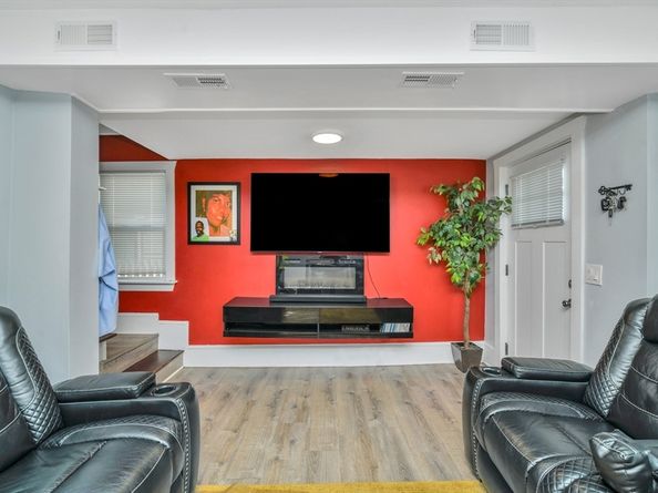 32-32R Temple St, Boston MA 02126