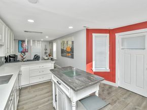 32-32R Temple St, Boston MA 02126