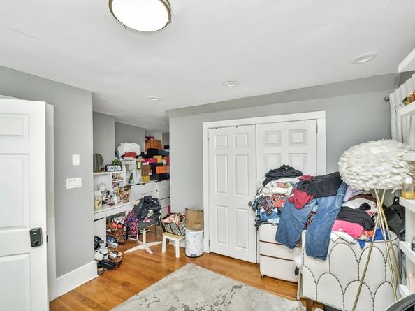 32-32R Temple St, Boston MA 02126