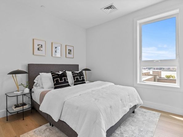 301 Border Street 49, Boston MA 02128