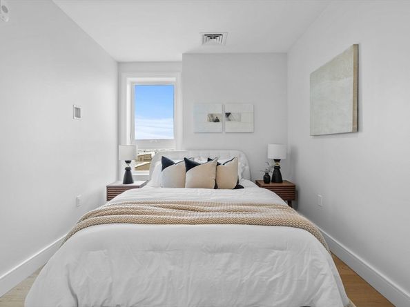 301 Border Street 49, Boston MA 02128