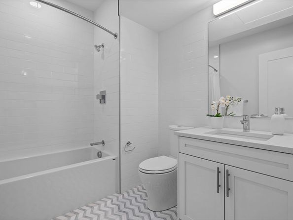 301 Border Street 49, Boston MA 02128