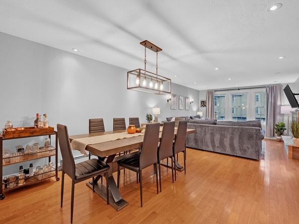 33 Meola Ave, Worcester MA 01606