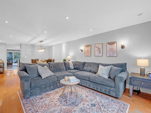 33 Meola Ave, Worcester MA 01606