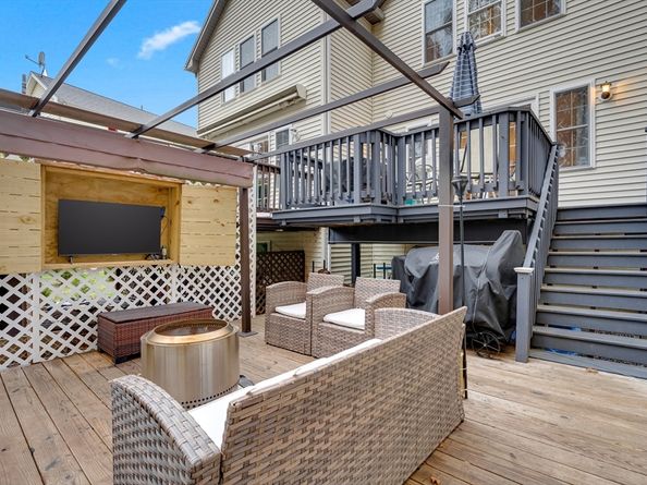 33 Meola Ave, Worcester MA 01606