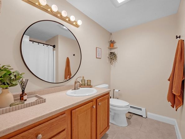 33 Meola Ave, Worcester MA 01606