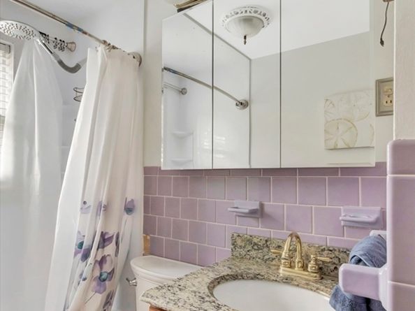 35 H Street, Hull MA 02045