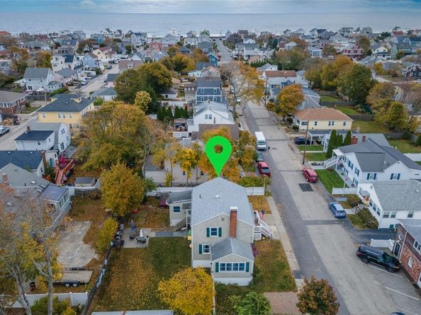 35 H Street, Hull MA 02045