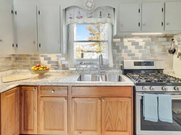 35 H Street, Hull MA 02045