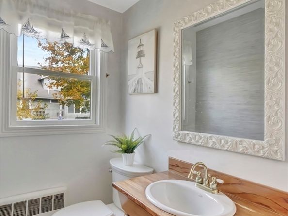 35 H Street, Hull MA 02045