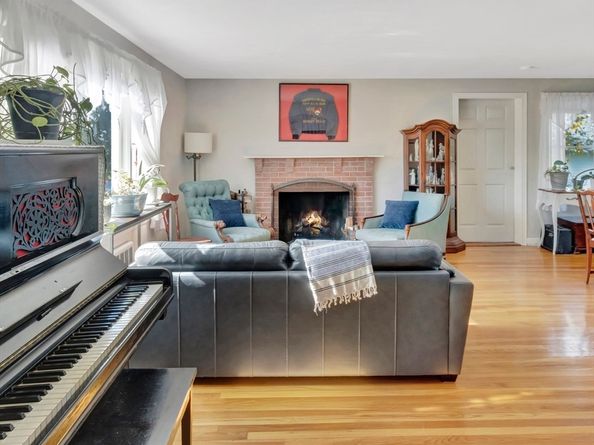 35 H Street, Hull MA 02045