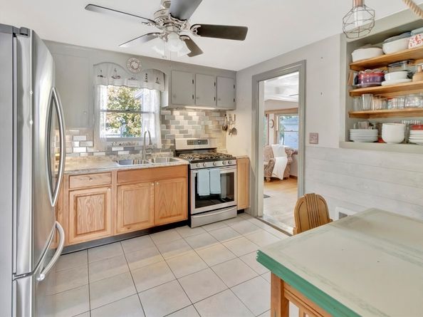 35 H Street, Hull MA 02045