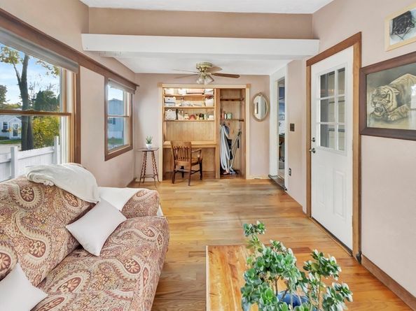 35 H Street, Hull MA 02045