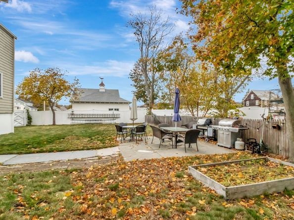 35 H Street, Hull MA 02045