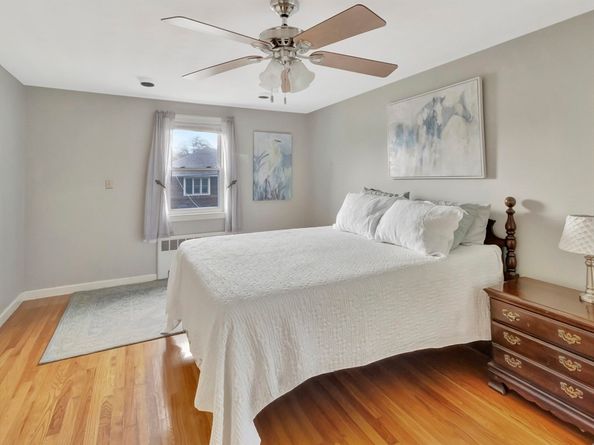 35 H Street, Hull MA 02045