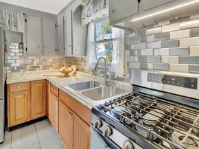35 H Street, Hull MA 02045