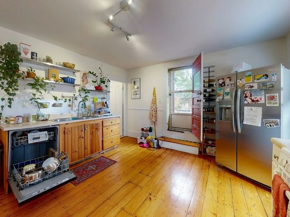 15 Albion, Somerville MA 02143