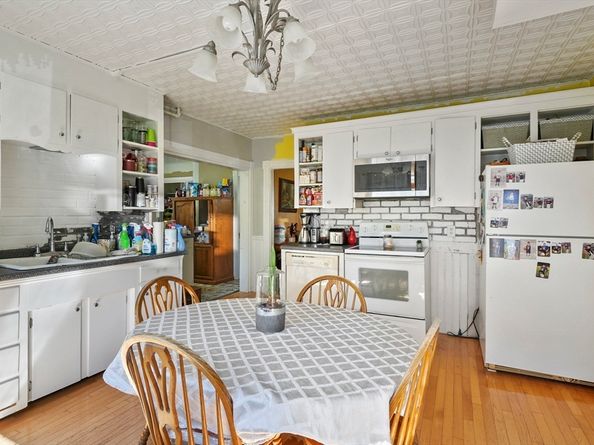 44 Hale Street, Leominster MA 01453