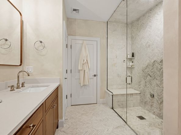 617 East 7th Street 3, Boston MA 02127