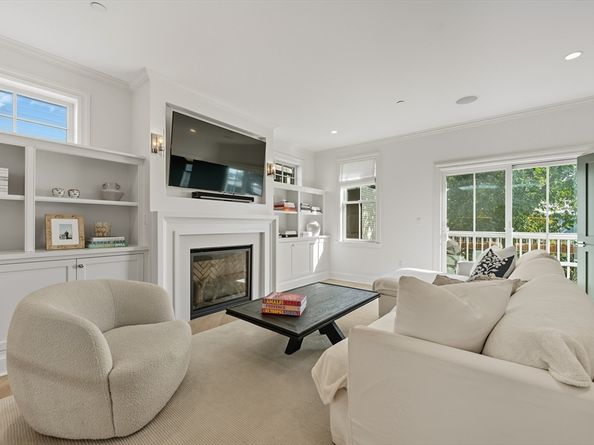 617 East 7th Street 3, Boston MA 02127