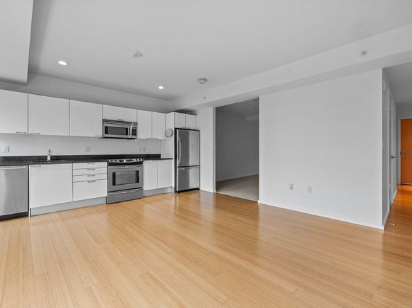 2 Earhart St 321, Cambridge MA 02141