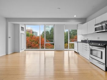 2 Earhart St
