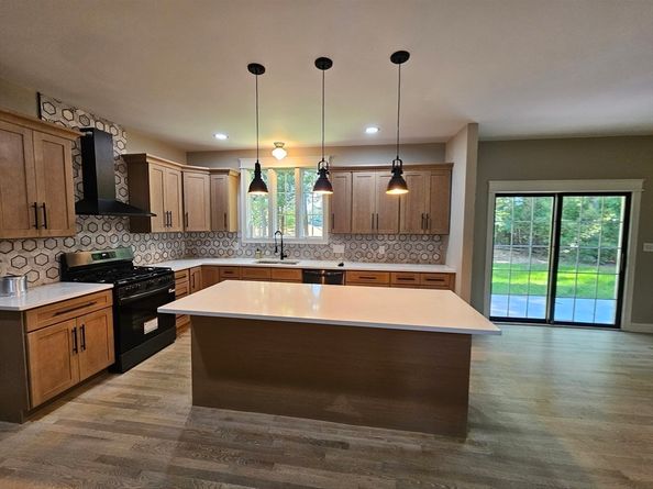 11 Fonseca Way, Wareham MA 02576