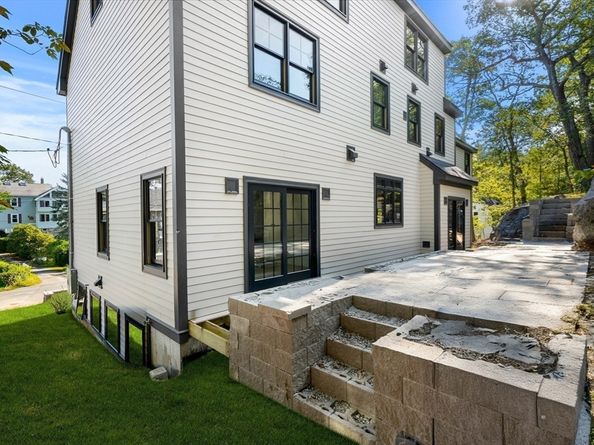 59 Dexter Rd, Melrose MA 02176